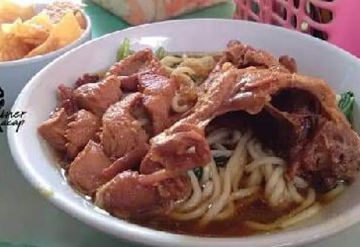 Bakso Putra Pak Mun: Rasa Autentik di Setiap Sendok di Cilacap